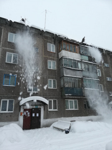 Чистка крыш МКД от снега и наледи